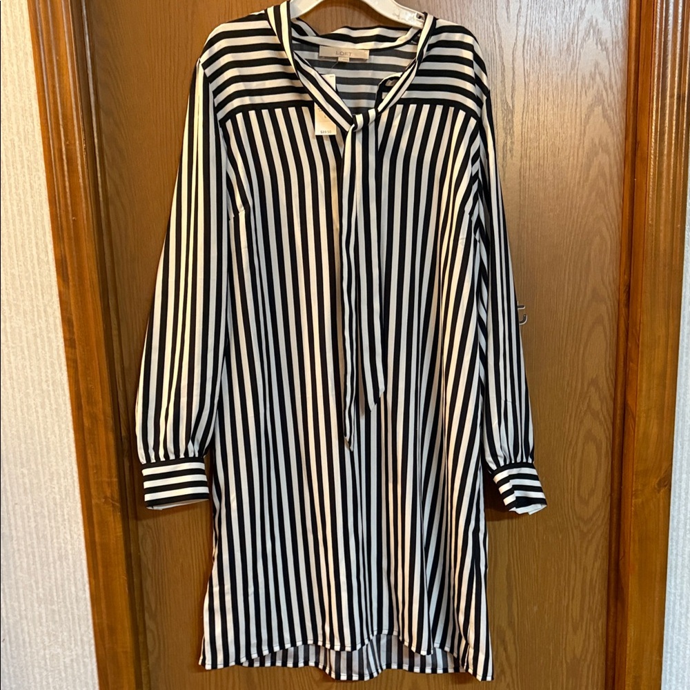 LOFT Black and White Long Sleeve Dress